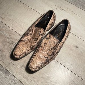 Uses Saint Laurent Men’s Alligator Shoes 🐊